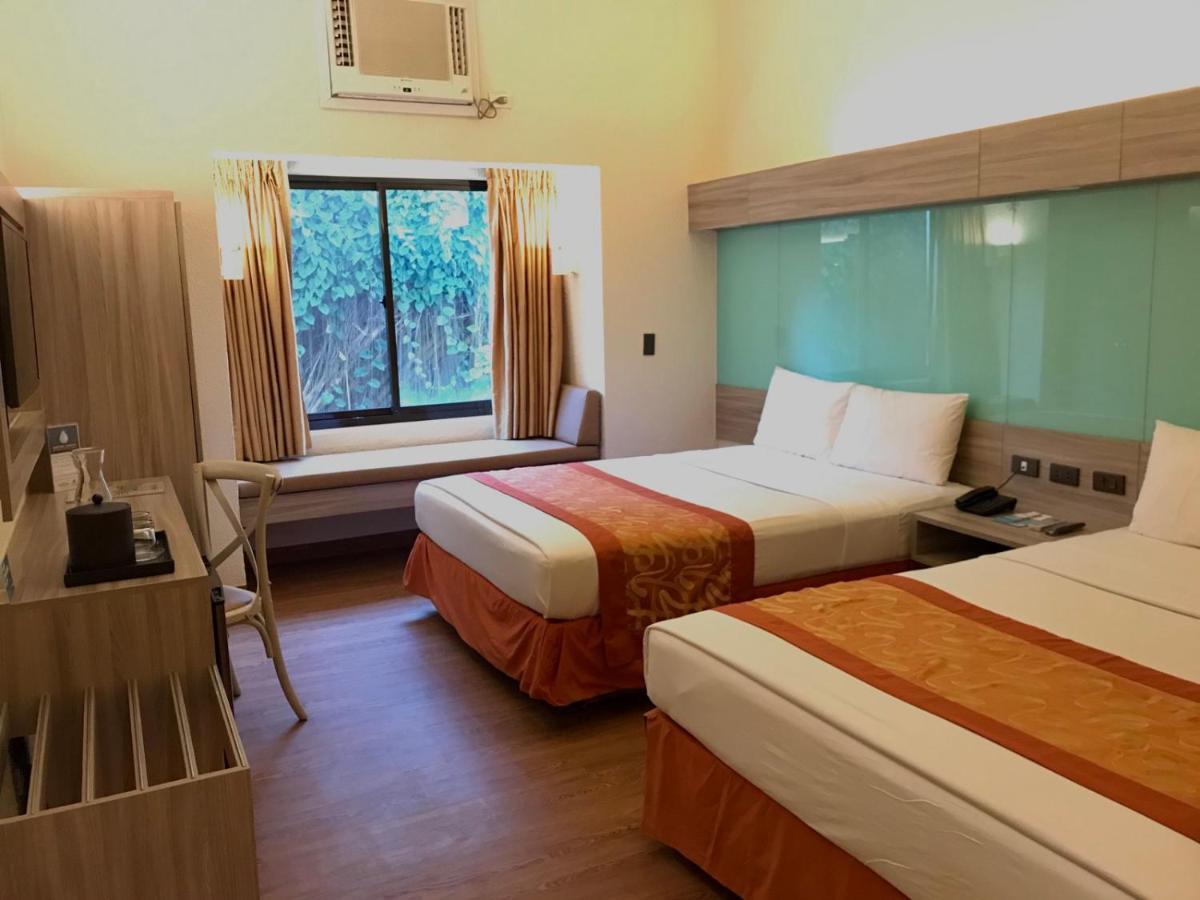 Microtel By Wyndham Boracay Balabag  Екстер'єр фото