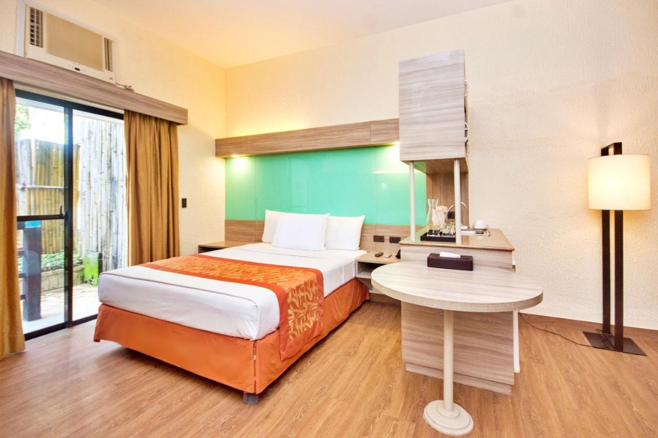 Microtel By Wyndham Boracay Balabag  Екстер'єр фото