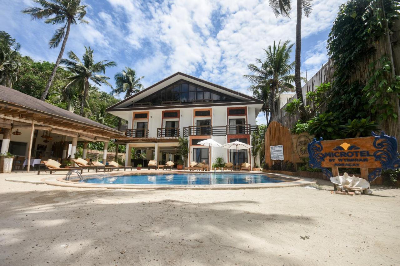 Microtel By Wyndham Boracay Balabag  Екстер'єр фото