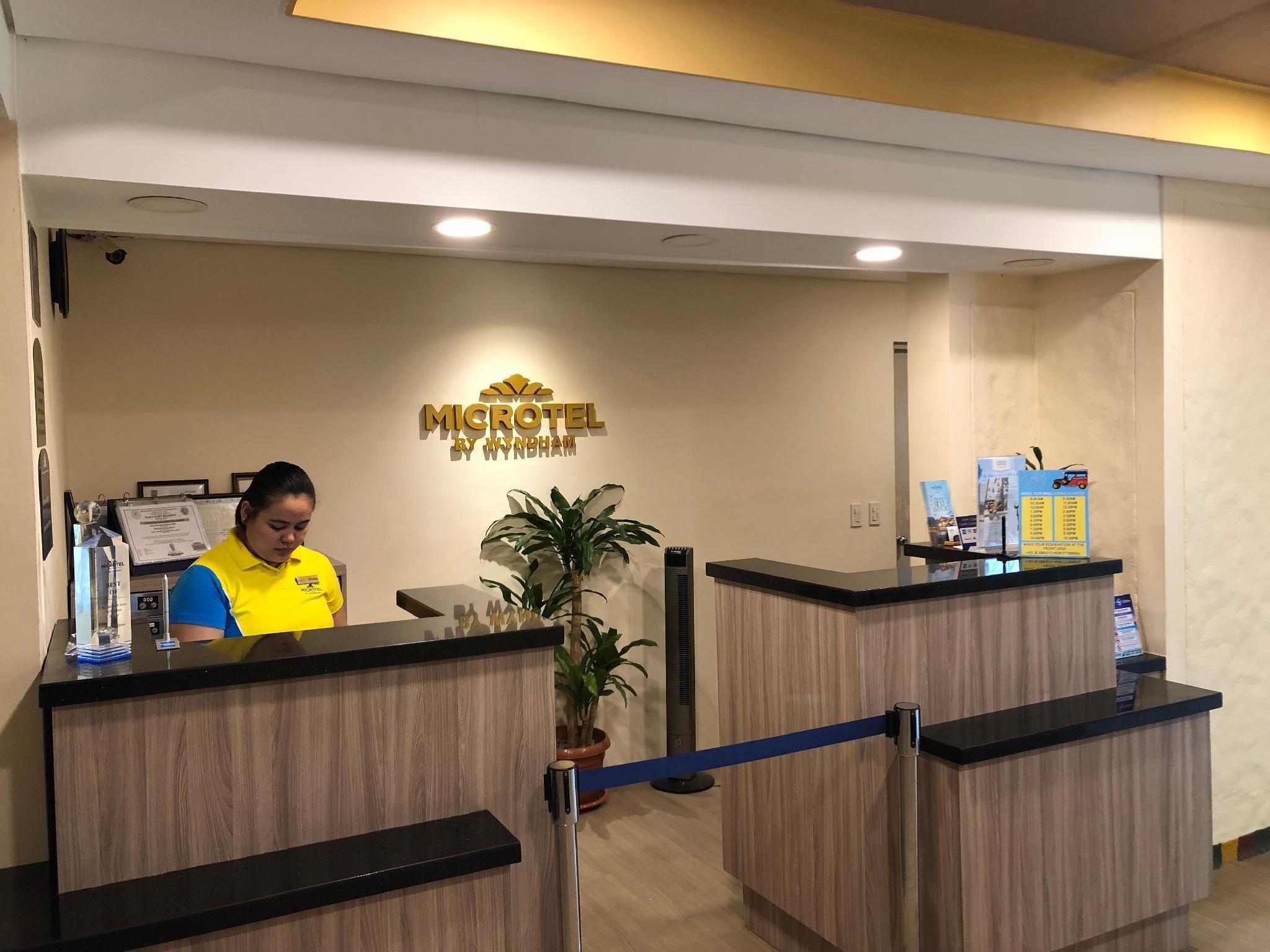 Microtel By Wyndham Boracay Balabag  Екстер'єр фото