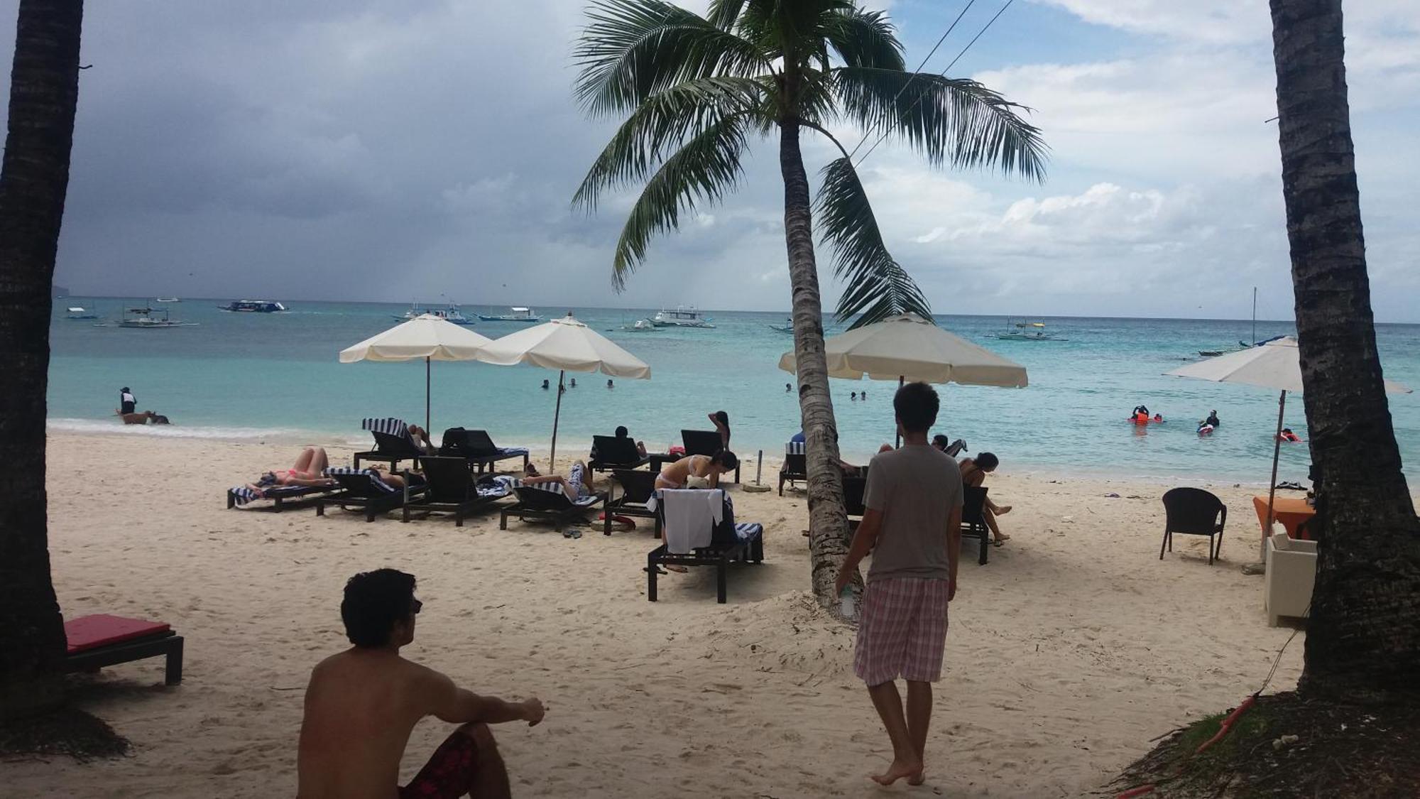 Microtel By Wyndham Boracay Balabag  Екстер'єр фото
